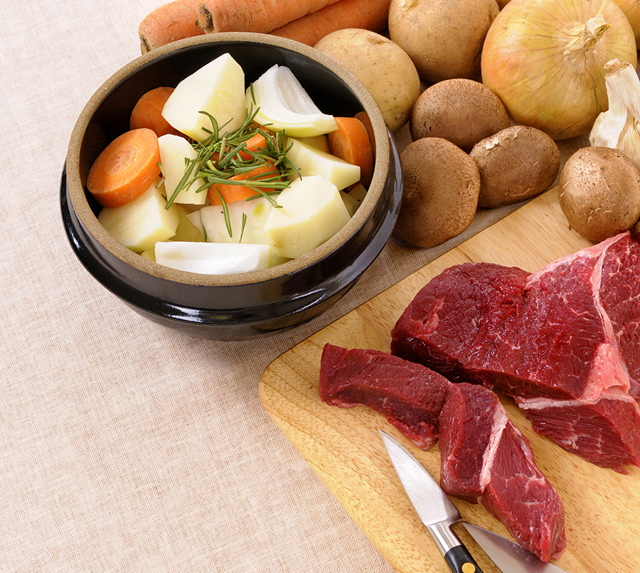 Thịt bò hầm với rau củ