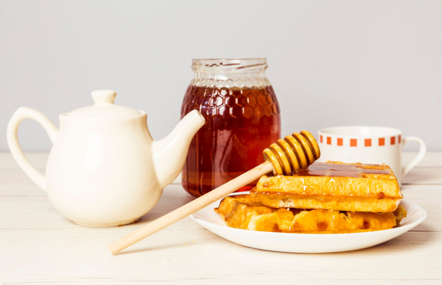 trị ho bằng Mật ong pha nước ấm