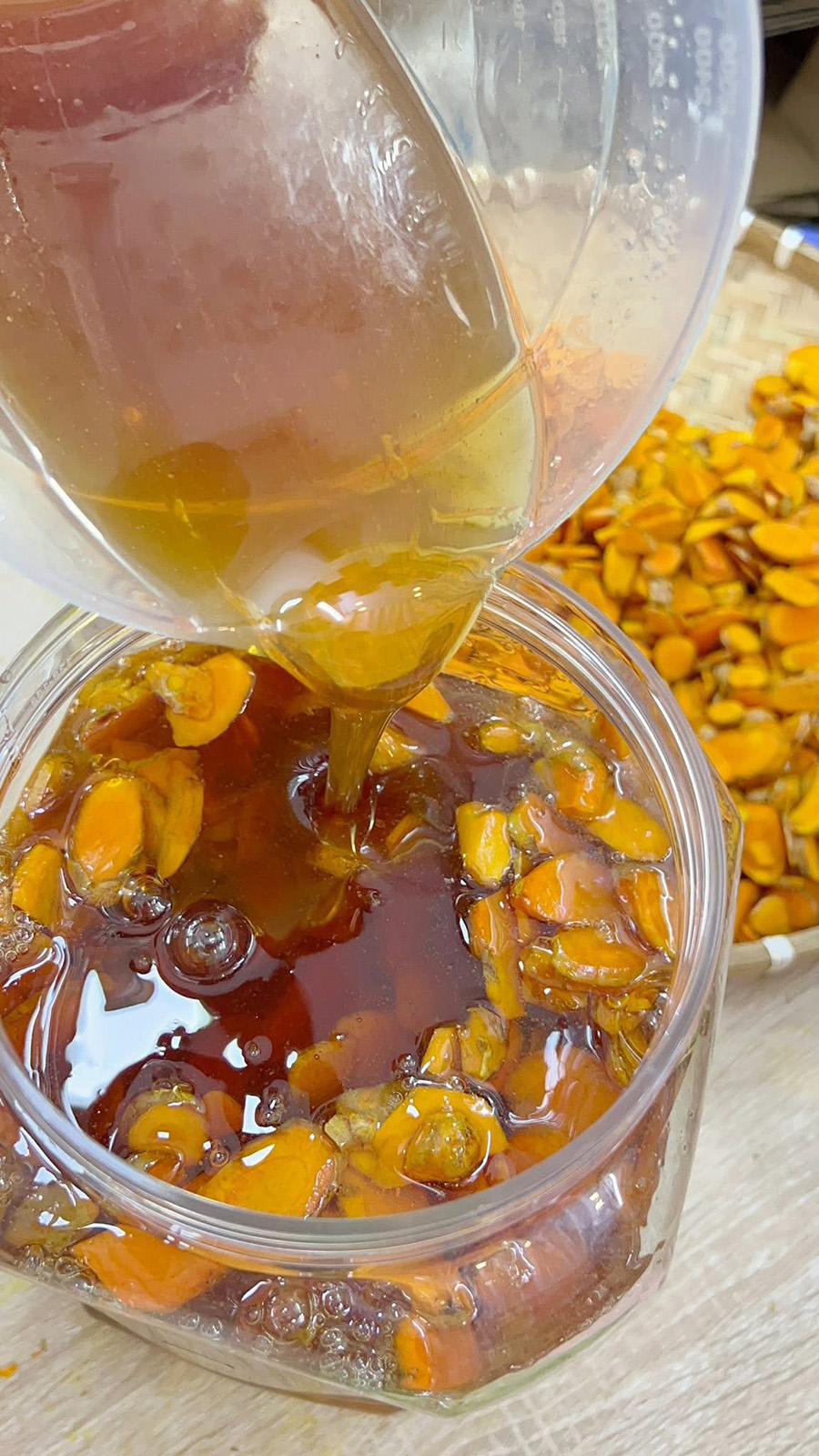 Trị ho bằng Mật ong và nghệ